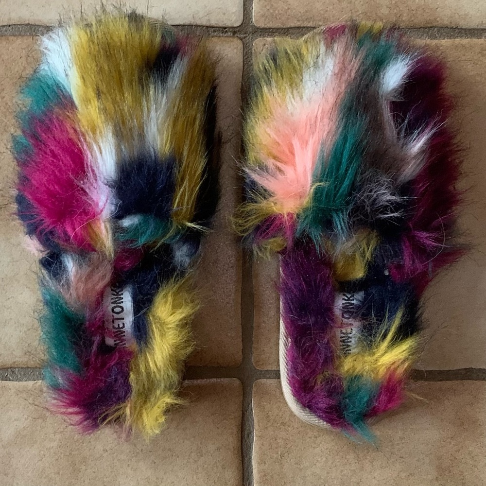 Minnetonka Lolo Slippers